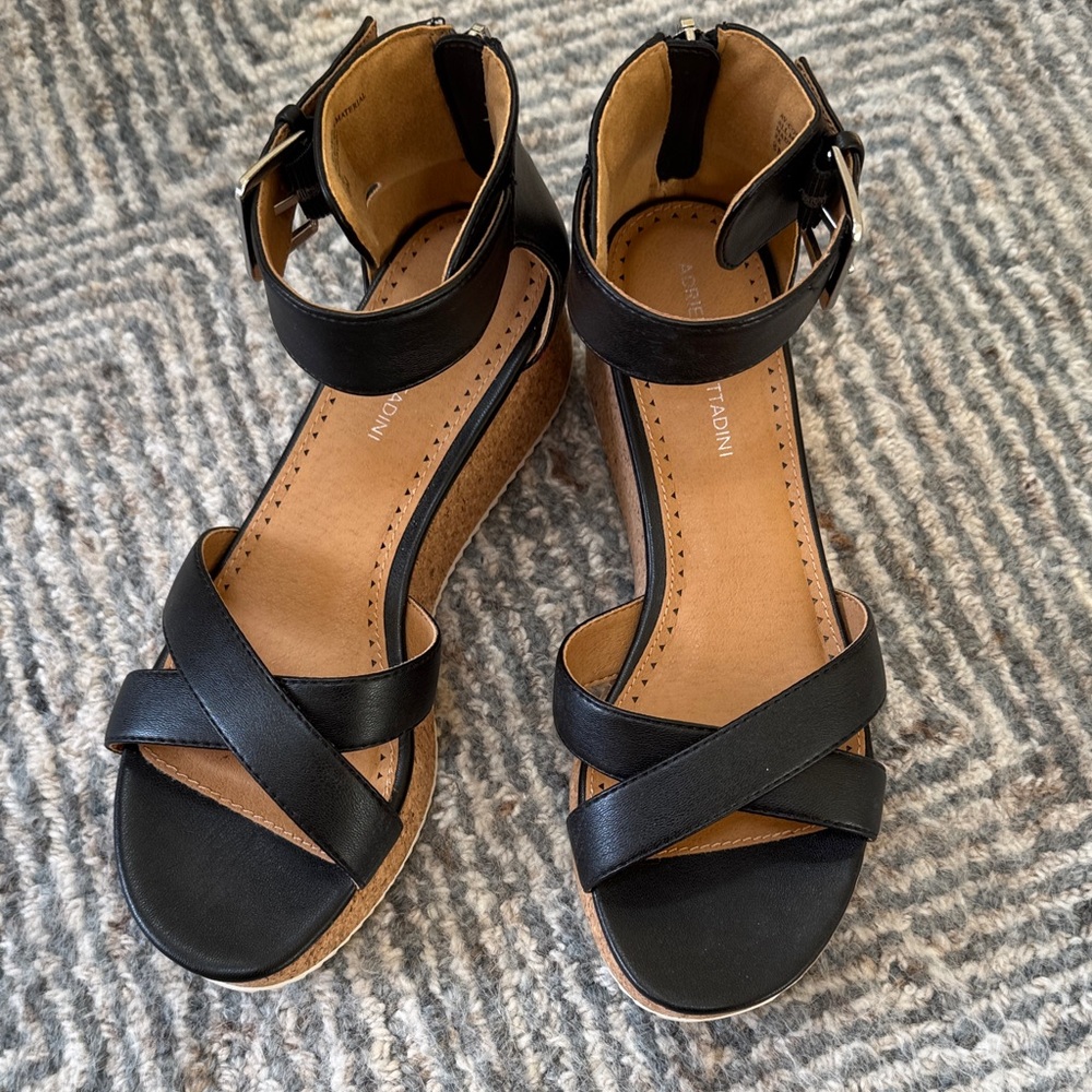 Adrienne Vittadini Black Strappy Sandals